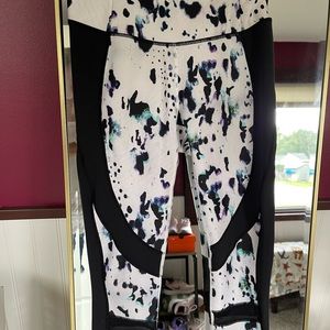 Cali Carrie underwood leggings